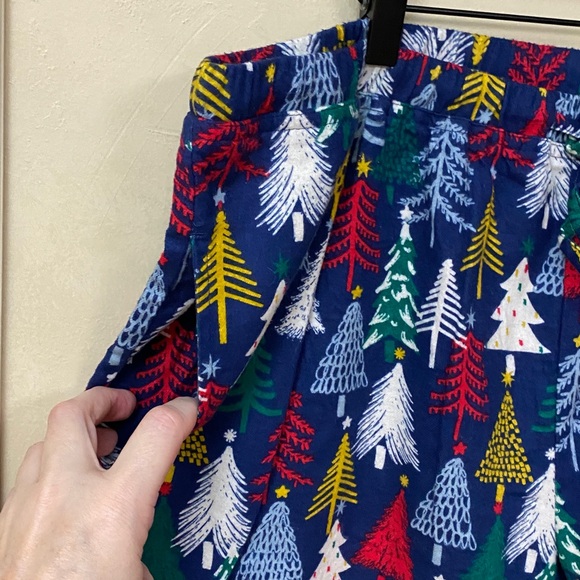 Hanna Andersson Twinkly Trees on Navy Flannel Pajama Pants - Picture 3 of 5